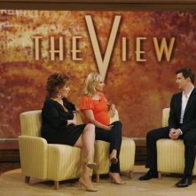 Joy Behar, Elisabeth Hasselbeck ed Eric Mabius nell'episodio The Fall Issue di Ugly Betty