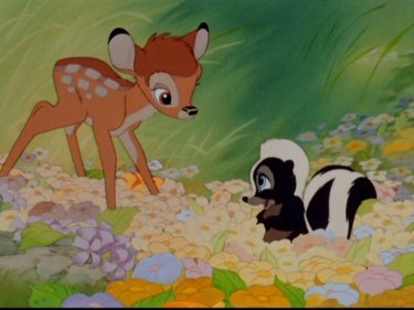 L'incontro tra Bambi e la puzzola Fiore nel film Bambi