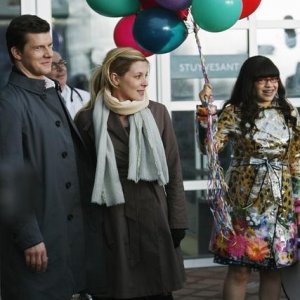 Sarah Lafleur, America Ferrera ed Eric Mabius nel finale della terza stagione di Ugly Betty