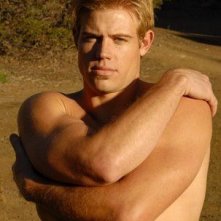Una Foto Del Modello E Attore Trevor Donovan 122925