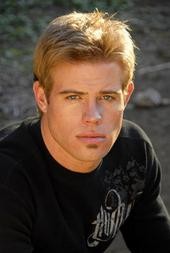 Una foto di Trevor Donovan
