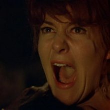 Barbara Ewing in una drammatica scena del film Le amanti di Dracula