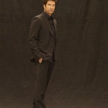 Dylan McDermott in una foto promozionale della serie Dark Blue