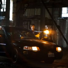 Una scena d'azione del pilot della serie Dark Blue