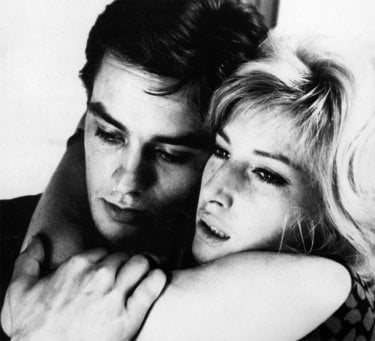 1962: Monica Vitti e Alain Delon in una immagine promozionale de L'eclisse