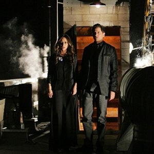 Jennifer Love Hewitt con Jamie Kennedy nell'episodio Thrilled to Death della quarta stagione di Ghost Whisperer