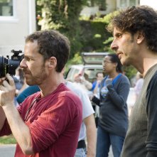 Un wallpaper dei registi Ethan Coen e Joel Coen sul set del film Burn After Reading