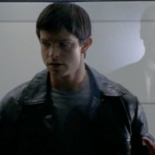 Max (Jason Behr) è stato catturato in una scena dell'episodio 'Max contro Max' della serie Roswell