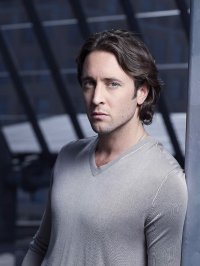 Alex O'Loughlin in una foto promo per il telefilm Moonlight