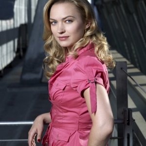 Sophia Myles in un'immagine promo della prima stagione di Moonlight