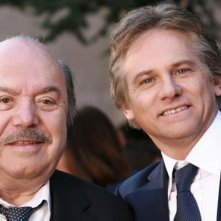 Lino Banfi e Giulio Scarpati in una foto promozionale della sesta stagione di Un medico in famiglia