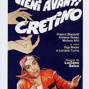 La locandina di Vieni avanti cretino