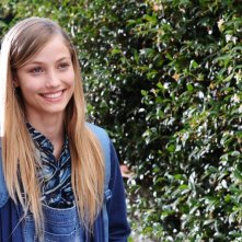 Veronica Oliver è Caro nel film Amore 14