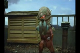 Alieni in soffitta - Trailer