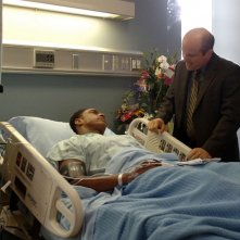 Jeffrey D. Sam e Enrico Colantoni nell'episodio 'Guardarsi alle spalle' di Veronica Mars