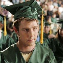 Logan Echolls (Jason Dohring) alla festa dei Diplomi nell'episodio 'Nessuna foto' di Veronica Mars