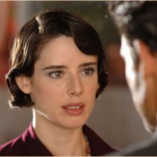 Pilar López de Ayala in una sequenza del film Le tredici rose, del 2007