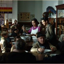 Una sequenza drammatica del film Le tredici rose, distribuito da FilmExport