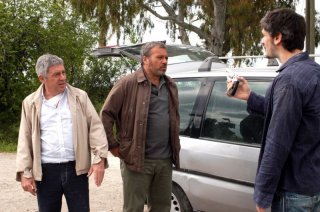 Antonio Catania e Claudio Amendola in una scena della serie tv Tutti per Bruno