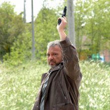 Claudio Amendola in una scena della serie tv Tutti per Bruno
