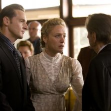 Matt Ross e Chloe Sevigny in una scena della terza stagione di Big Love