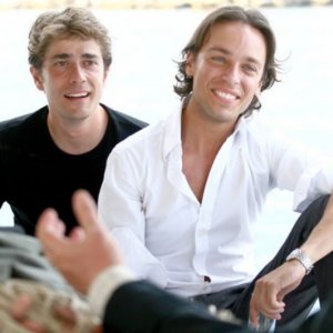 Giovanni Scifoni e Giuseppe Schisano in una scena della serie Io e mio figlio - Nuove storie per il commissario Vivaldi