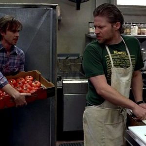 Sam Trammell e Todd Lowe in una scena dell'episodio 'Shake and Fingerpop' della serie tv True Blood