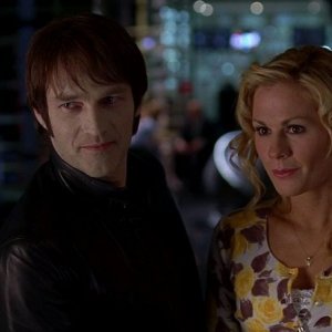 Stephen Moyer e Anna Paquin in un'immagine dell'episodio 'Shake and Fingerpop' della serie tv True Blood