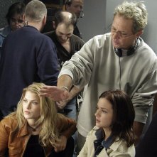 Ali Larter, A.J. Cook e David R. Ellis sul set del film Final Destination 2