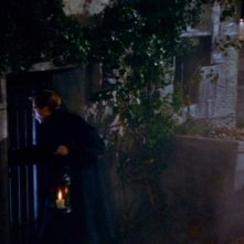 Michael Gough in una scena del film Dracula il vampiro