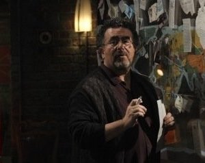 Saul Rubinek in una scena dell'episodio Resonance di Warehouse 13