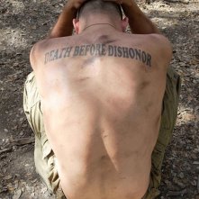 Channing Tatum di schiena in una foto promo del film 'Stop Loss'