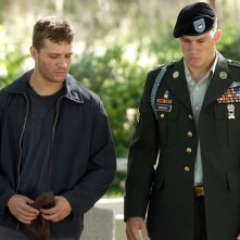 Ryan Phillippe (Sergente Brandon King) parla con Channing Tatum (Sergente Steve Shriver) in una scena del film 'Stop Loss'