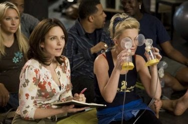 Tina Fey e Amy Poehler in un'immagine della commedia Baby Mama