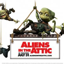 Un wallpaper di Alieni in soffitta