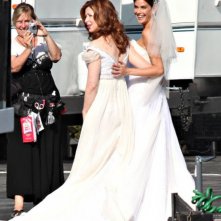 Dana Delany insiema a Teri Hatcher sul set della stagione 6 di Desperate Housewives