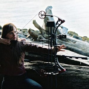 Jennifer Garner padroneggia l'arte di molte armi nel film Elektra