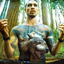 Chris Ackerman in una scena di Elektra