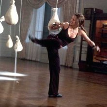 Elektra (Jennifer Garner) durante un'allenamento in una scena del film Daredevil