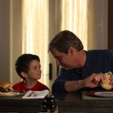 Max Antisell e Jeff Daniels in una scena del film The Answer Man