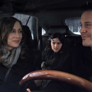 Vera Farmiga, Isabelle Fuhrman e Peter Sarsgaard in una scena dell'horror Orphan