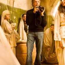Il produttore Jerry Bruckheimer scatta le foto sul set di Prince of Persia: The Sands of Time