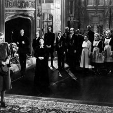 Laurence Olivier con Joan Fontaine e Judith Anderson in una scena del film Rebecca, la prima moglie