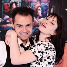 una bella foto di Andrea De Rosa e Crisula Stafida sul set di Ganja Fiction