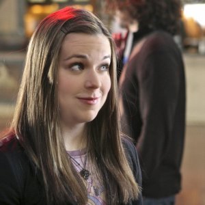 Cindy 'Mac' Mackenzie (Tina Majorino) in una scena dell'episodio 'Dietro le sbarre' di Veronica Mars