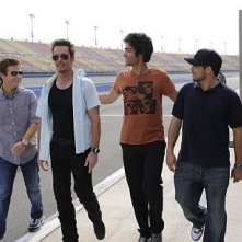 Kevin Connolly, Kevin Dillon, Adrian Grenier e Jerry Ferrara una scena dell'episodio 'One Car, Two Car, Red Car, Blue Car' della sesta stagione di Entourage
