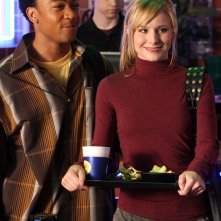 Percy Daggs III (Wallace) e Kristen Bell in una scena dell'episodio 'Dietro le sbarre' di Veronica Mars