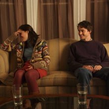 Rose Byrne e Hugh Dancy in una sequenza del film Adam