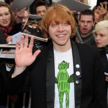 Rupert Grint sorride e saluta i fan al Festival internazionale del Cinema di Berlino 2009, per il film CherryBomb