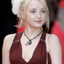 La giovane attrice Evanna Lynch alla premiere londinese del film 'The Dark Knight'